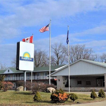 デイズ イン バイ ウィンダム ウィットモア レイク Whitmore Lake エクステリア 写真